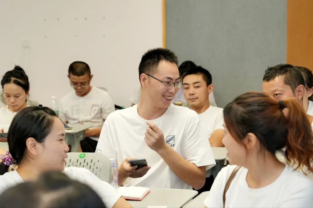 火一动态｜火炬一小2023年秋一年级新生家长会