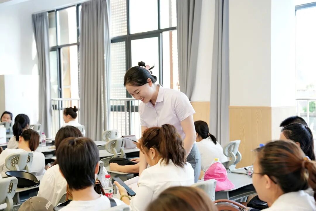 火一动态｜火炬一小2023年秋一年级新生家长会