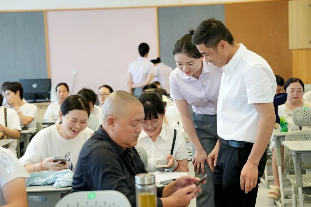火一动态｜火炬一小2023年秋一年级新生家长会