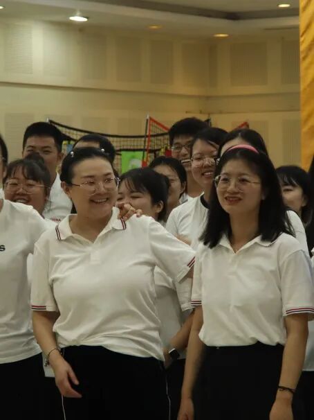 躬耕教坛  幸福“飞”扬——火炬一小第39个教师节团建活动
