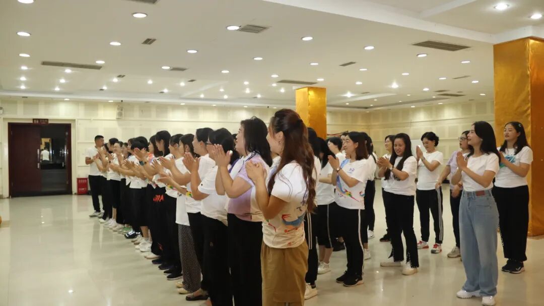 躬耕教坛  幸福“飞”扬——火炬一小第39个教师节团建活动