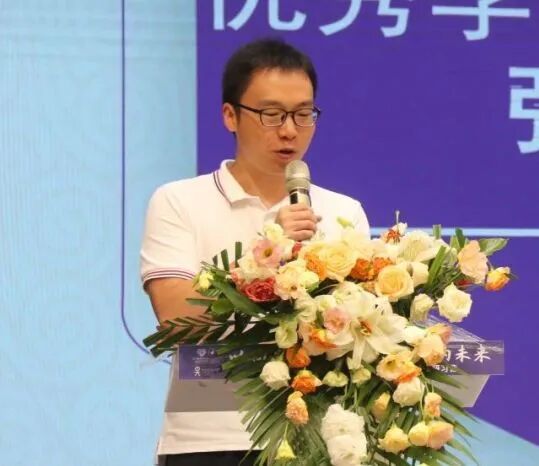 榜样的力量  火炬一小第39个教师节受表彰教师