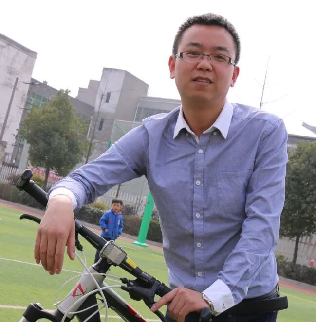 榜样的力量  火炬一小第39个教师节受表彰教师