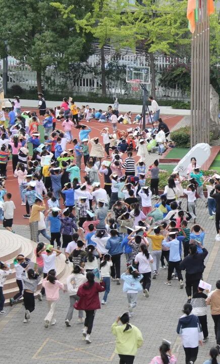 警校共建 |防范灾害风险 护航高质量发展——火炬一小2023年秋校园防震减灾应急逃生演练