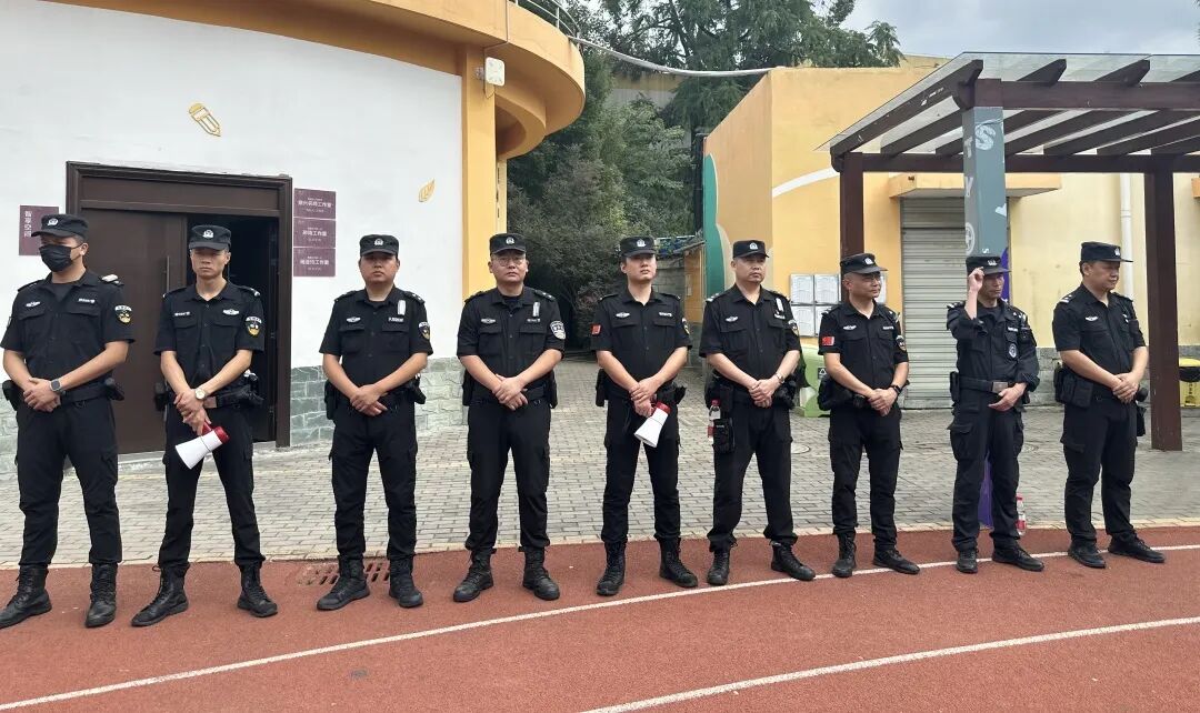 警校共建 |防范灾害风险 护航高质量发展——火炬一小2023年秋校园防震减灾应急逃生演练