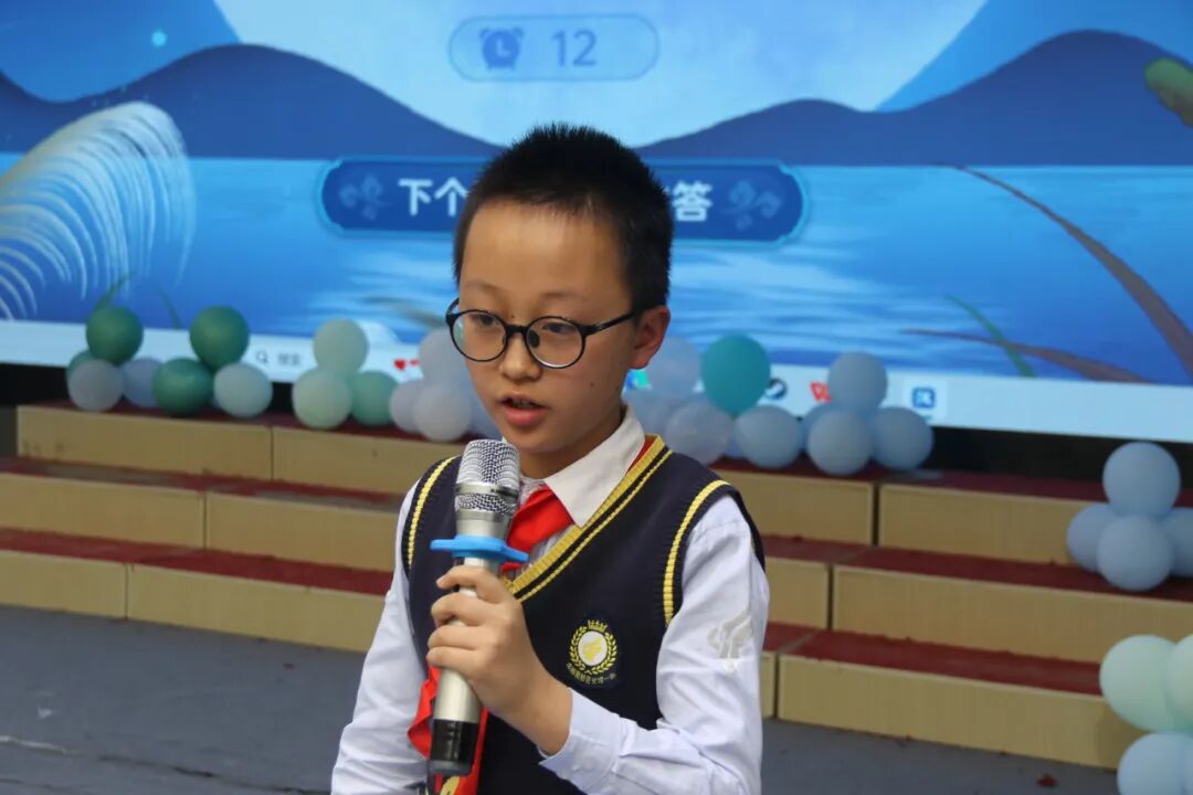 火一·竞赛月丨携诗意向前 揽星辰逐梦 ---- 2023年秋火炬一小诗词大赛