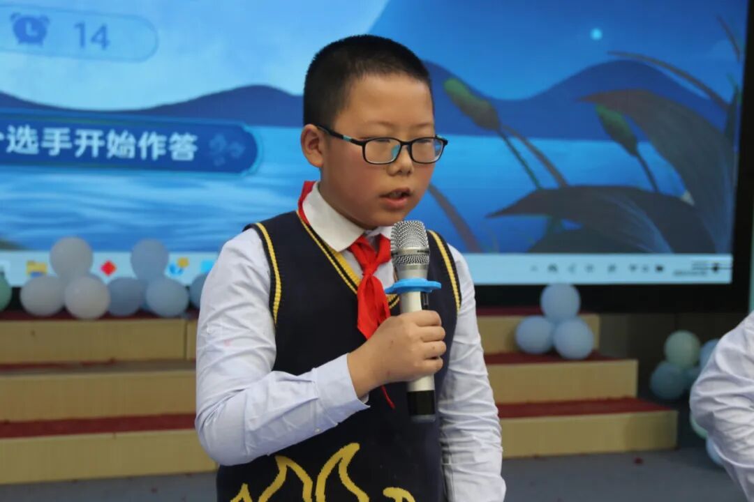 火一·竞赛月丨携诗意向前 揽星辰逐梦 ---- 2023年秋火炬一小诗词大赛