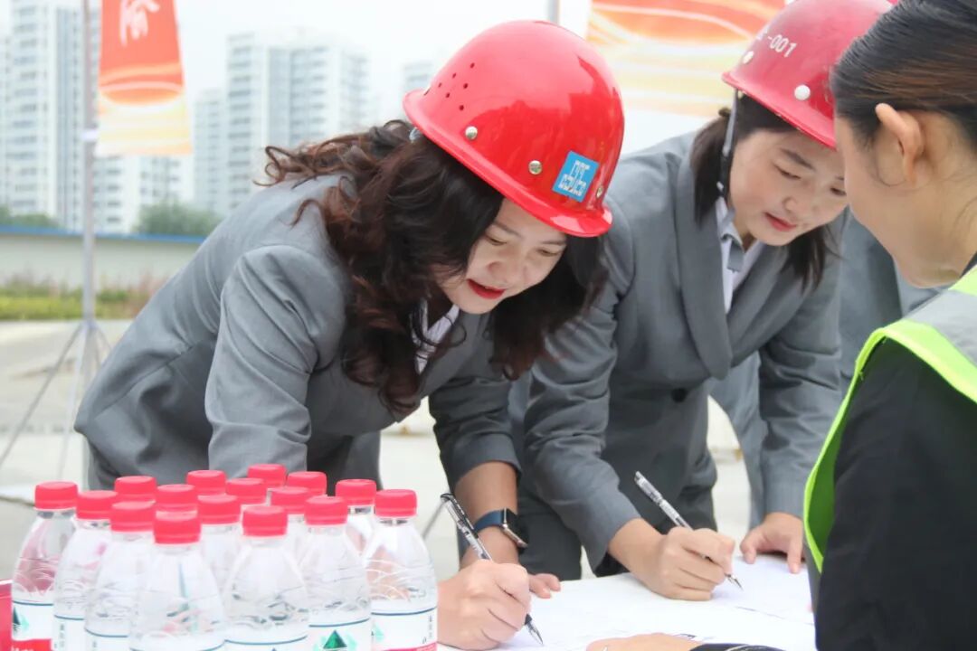 火一·喜讯丨 绵阳高新区火炬第一小学校 A校区建设项目顺利封顶！