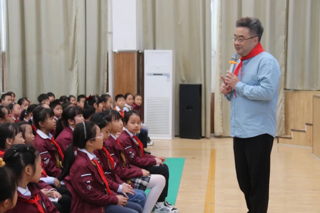 火一动态|快乐阅读 轻松写作 —— 著名儿童文学作家祁智走进火炬一小