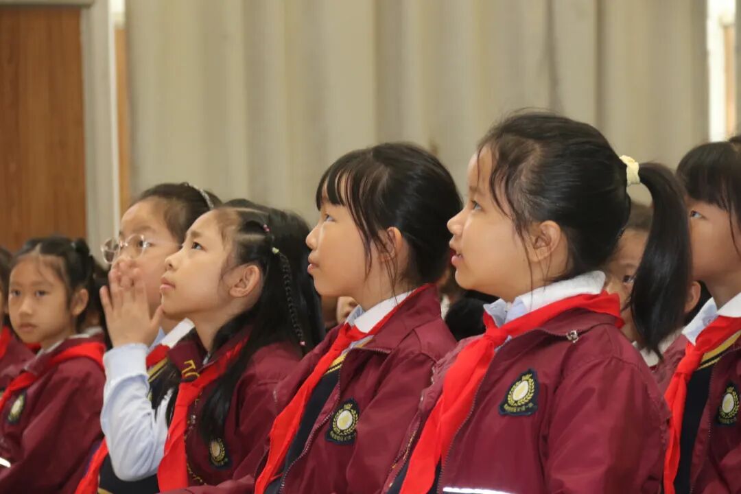 火一动态|快乐阅读 轻松写作 —— 著名儿童文学作家祁智走进火炬一小
