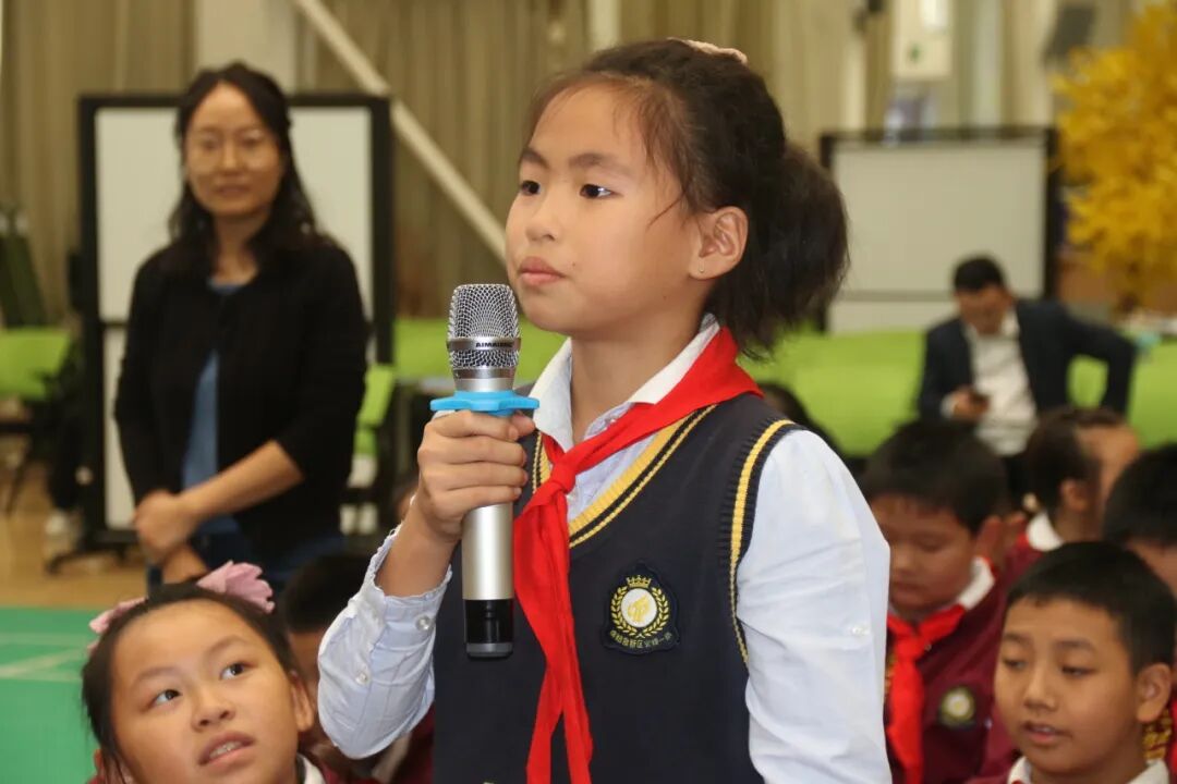 火一动态|快乐阅读 轻松写作 —— 著名儿童文学作家祁智走进火炬一小