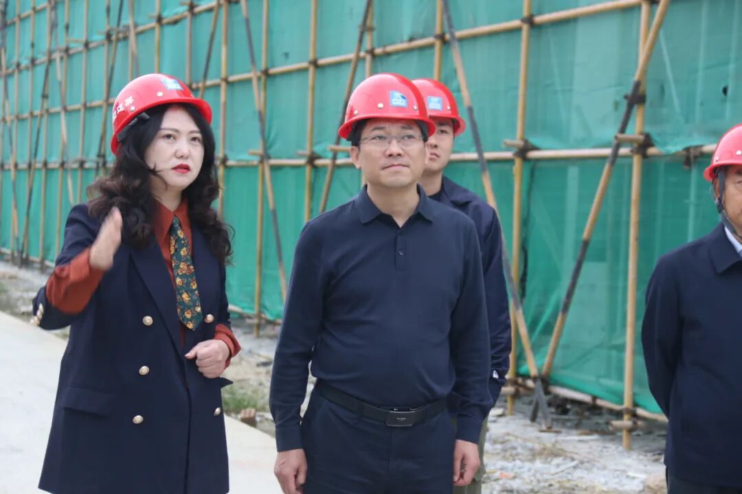 火一·动态丨深入调研促提升  精准指导助发展 --绵阳科技城社会事业和基层治理局局长杨国斌一行调研火炬一小