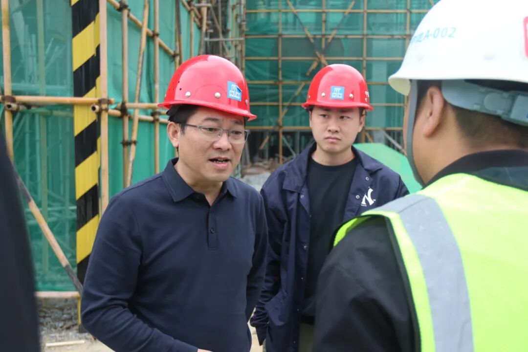 火一·动态丨深入调研促提升  精准指导助发展 --绵阳科技城社会事业和基层治理局局长杨国斌一行调研火炬一小