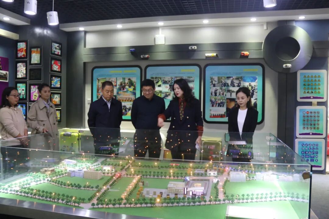 火一·动态丨深入调研促提升  精准指导助发展 --绵阳科技城社会事业和基层治理局局长杨国斌一行调研火炬一小