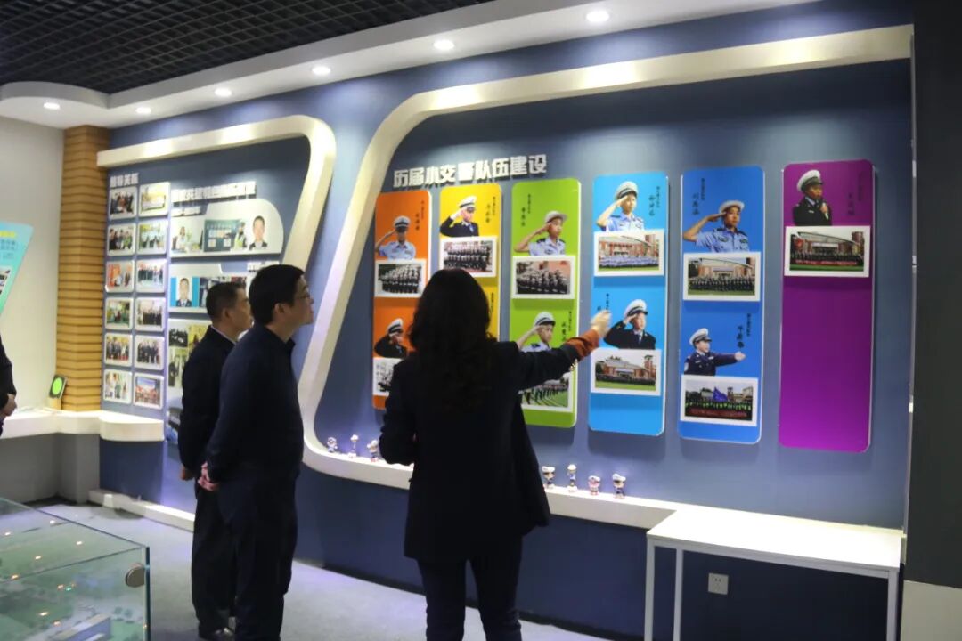 火一·动态丨深入调研促提升  精准指导助发展 --绵阳科技城社会事业和基层治理局局长杨国斌一行调研火炬一小