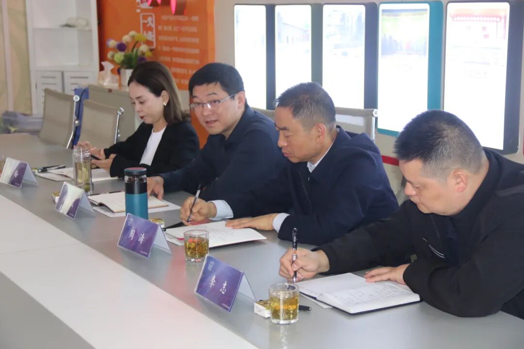火一·动态丨深入调研促提升  精准指导助发展 --绵阳科技城社会事业和基层治理局局长杨国斌一行调研火炬一小