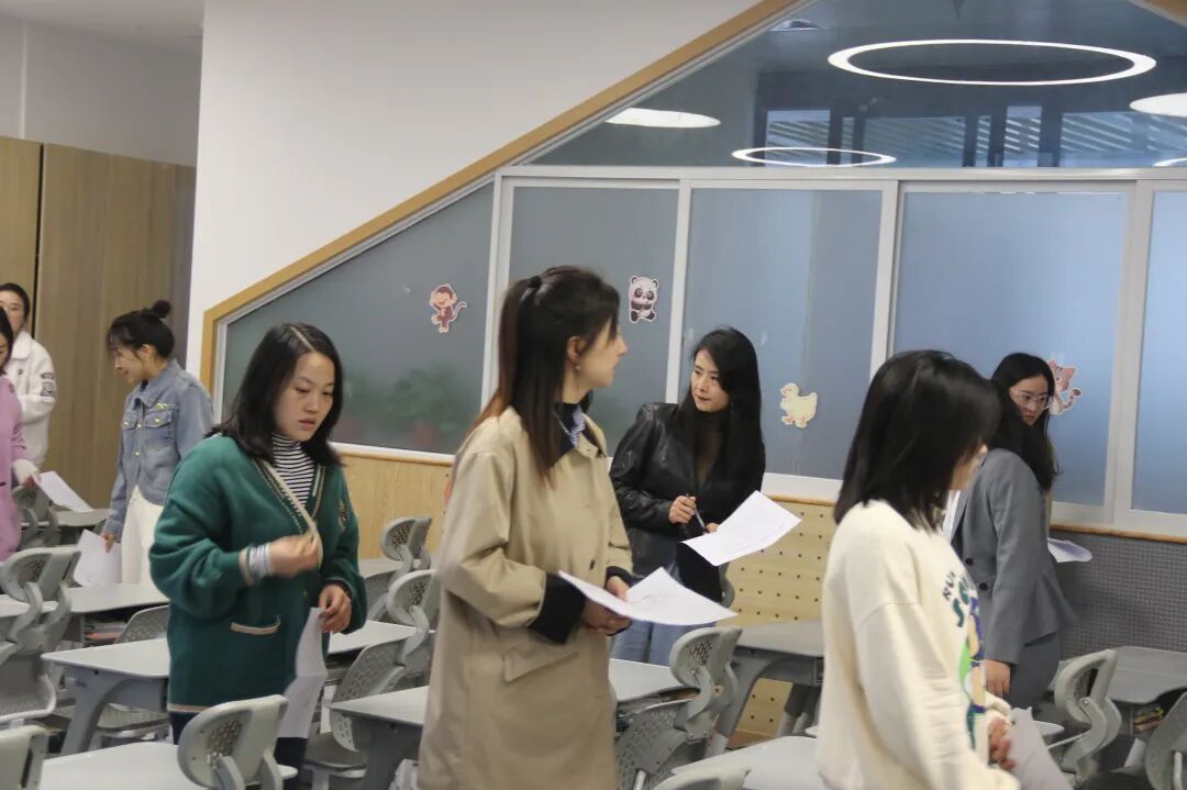 火一·动态丨日常有规，人生有范 ——火炬一小一年级新生文明养成教育展示活动
