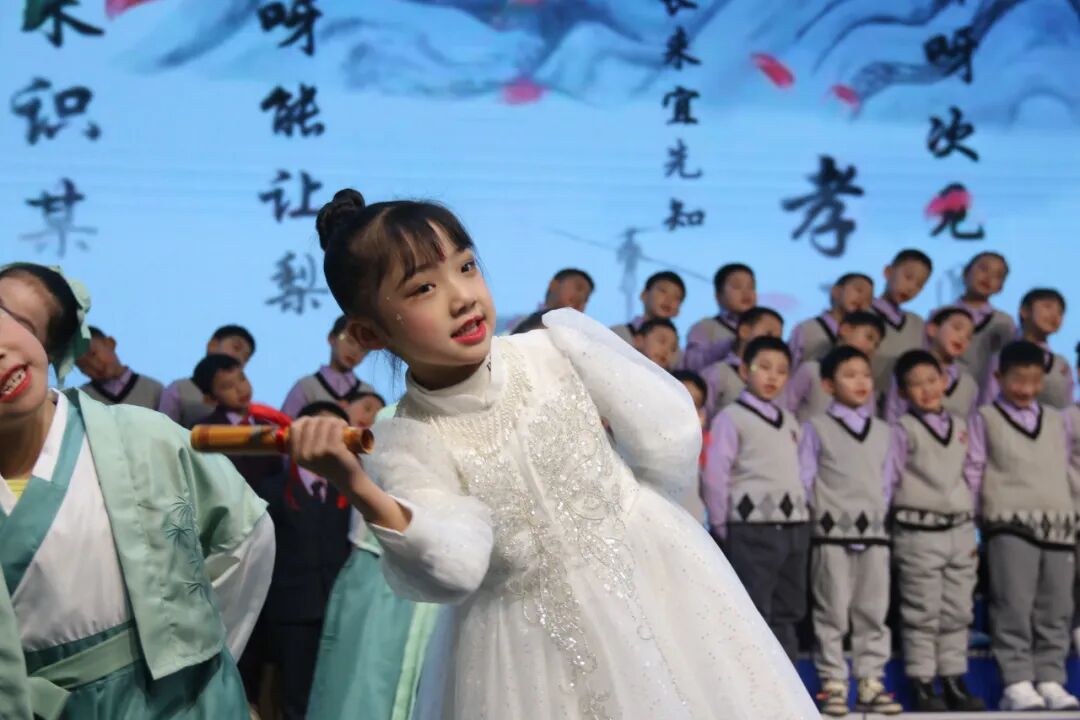 童声诵经典 幸福龘龘年 ——火炬一小2024迎新年系列活动