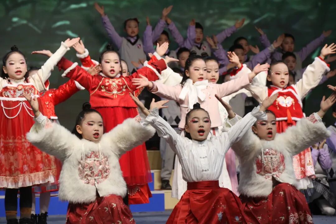 童声诵经典 幸福龘龘年 ——火炬一小2024迎新年系列活动