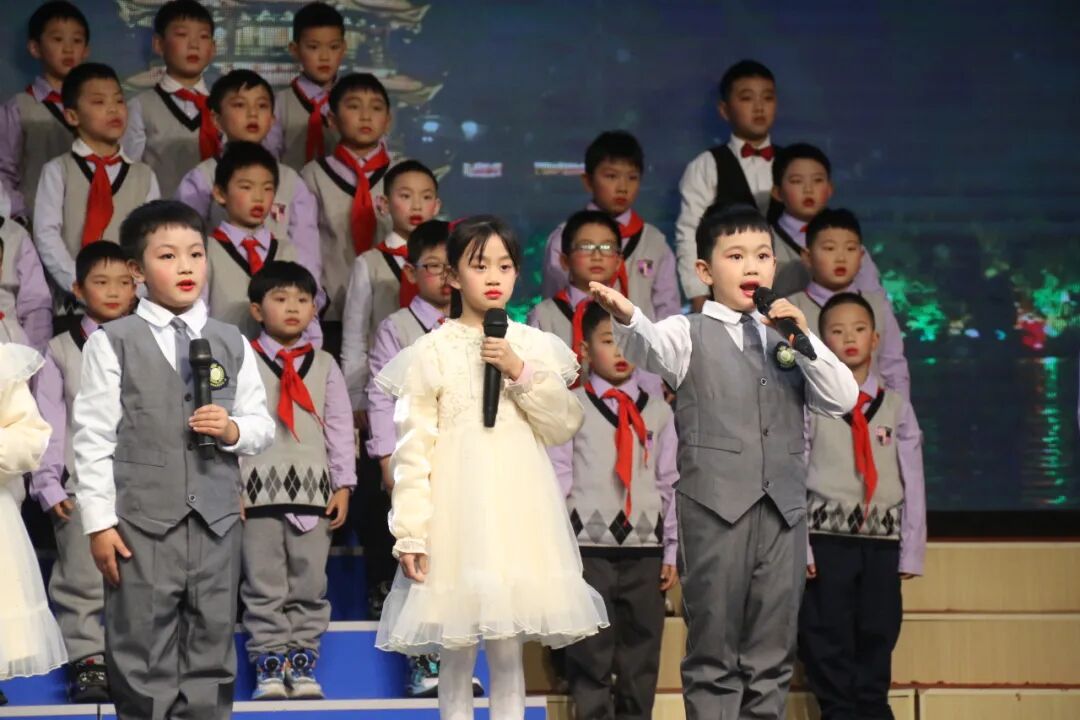 童声诵经典 幸福龘龘年 ——火炬一小2024迎新年系列活动