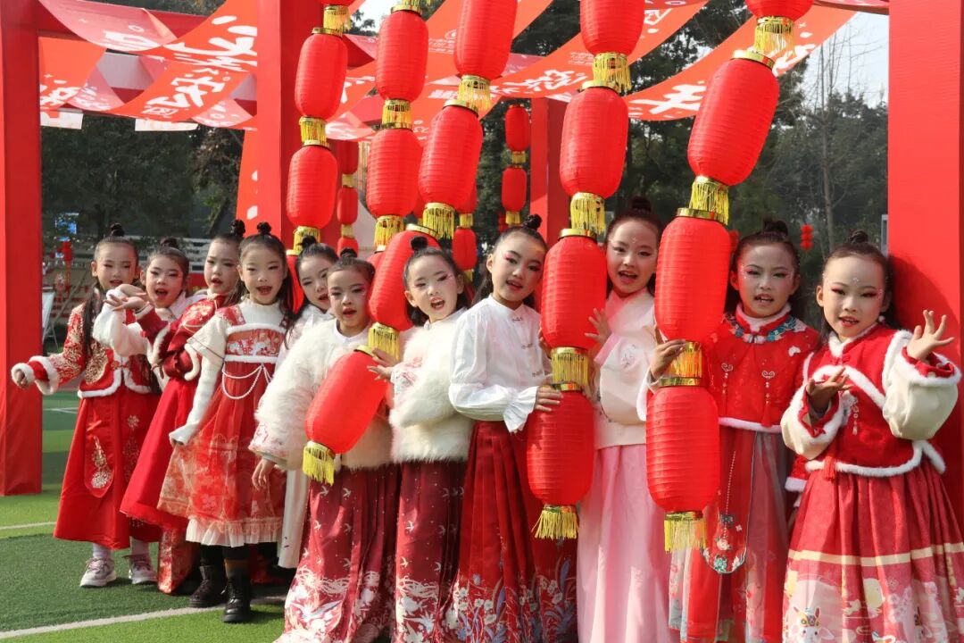 童声诵经典 幸福龘龘年 ——火炬一小2024迎新年系列活动