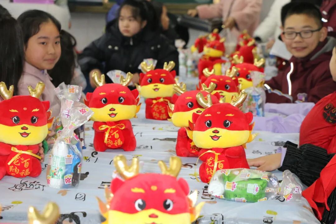 童声诵经典 幸福龘龘年 ——火炬一小2024迎新年系列活动