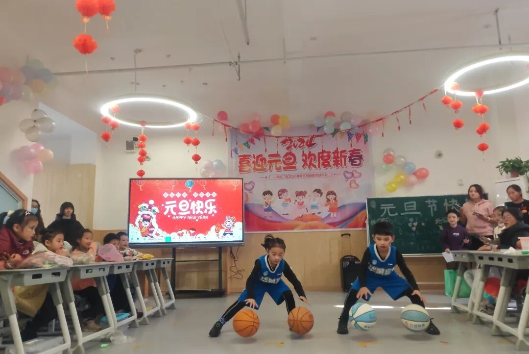 童声诵经典 幸福龘龘年 ——火炬一小2024迎新年系列活动
