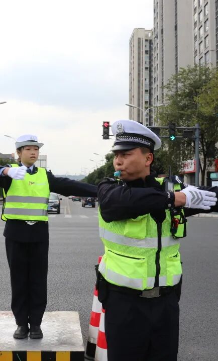 【安全交通 文明出行】火炬一小“12.2全国交通安全日” 主题教育系列活动