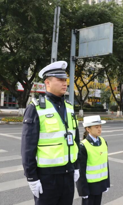 【安全交通 文明出行】火炬一小“12.2全国交通安全日” 主题教育系列活动