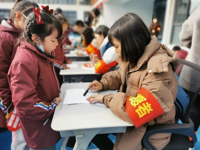 奇思妙想 “龙”重登场——火炬一小一、二年级学生素养综合评价活动