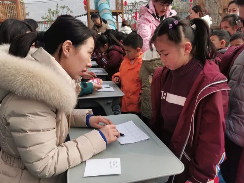 奇思妙想 “龙”重登场——火炬一小一、二年级学生素养综合评价活动