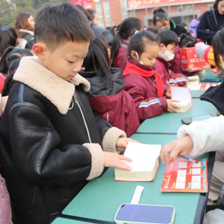 奇思妙想 “龙”重登场——火炬一小一、二年级学生素养综合评价活动