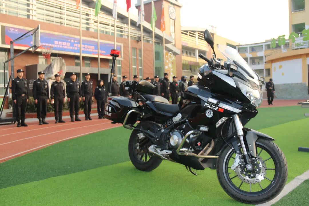 火一动态丨当“警察节”遇上一场特别“联盟”——绵阳市公安局特巡警支队与高新区火炬一小开展警营开放日活动