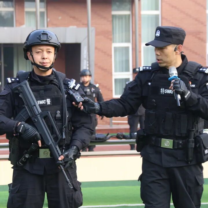 火一动态丨当“警察节”遇上一场特别“联盟”——绵阳市公安局特巡警支队与高新区火炬一小开展警营开放日活动