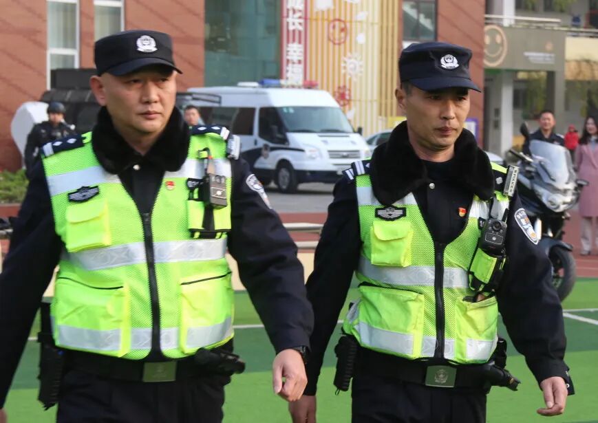 火一动态丨当“警察节”遇上一场特别“联盟”——绵阳市公安局特巡警支队与高新区火炬一小开展警营开放日活动