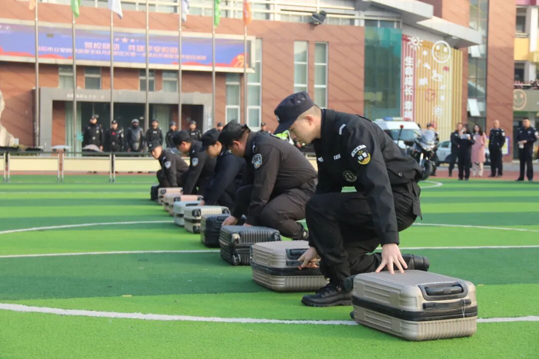 火一动态丨当“警察节”遇上一场特别“联盟”——绵阳市公安局特巡警支队与高新区火炬一小开展警营开放日活动