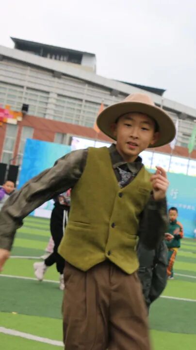 开学季丨神兽归“龙”,初春相见----2024年春火炬一小开学校园风景线