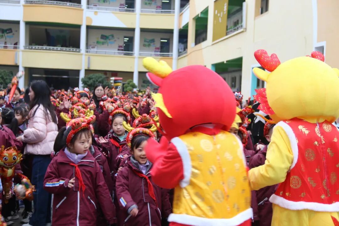 开学季丨神兽归“龙”,初春相见----2024年春火炬一小开学校园风景线