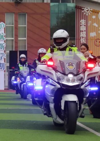 开学季丨神兽归“龙”,初春相见----2024年春火炬一小开学校园风景线