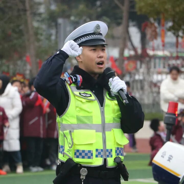 开学季丨神兽归“龙”,初春相见----2024年春火炬一小开学校园风景线