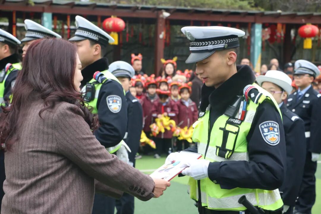 开学季丨神兽归“龙”,初春相见----2024年春火炬一小开学校园风景线