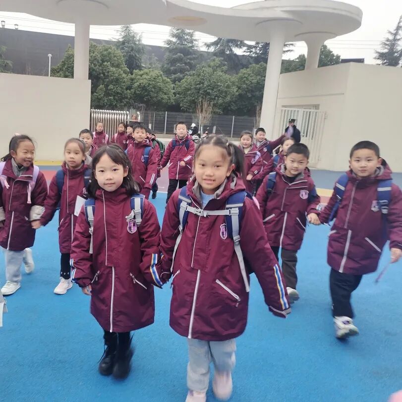 开学季丨神兽归“龙”,初春相见----2024年春火炬一小开学校园风景线