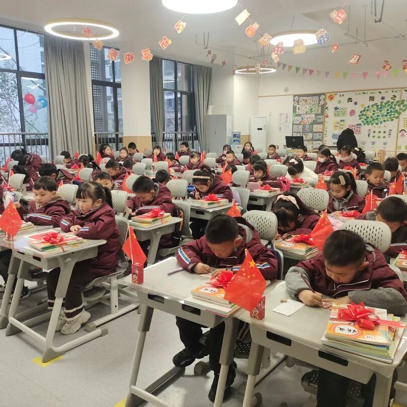 开学季丨神兽归“龙”,初春相见----2024年春火炬一小开学校园风景线
