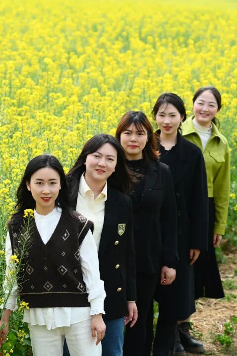 幸福“班花”·踏青去——火炬一小第十一届班主任节团建活动