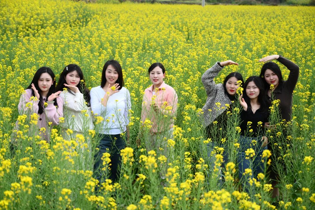 幸福“班花”·踏青去——火炬一小第十一届班主任节团建活动
