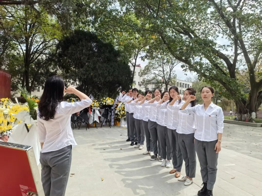 致敬，永远的英雄丨高新区火炬一小清明祭扫活动