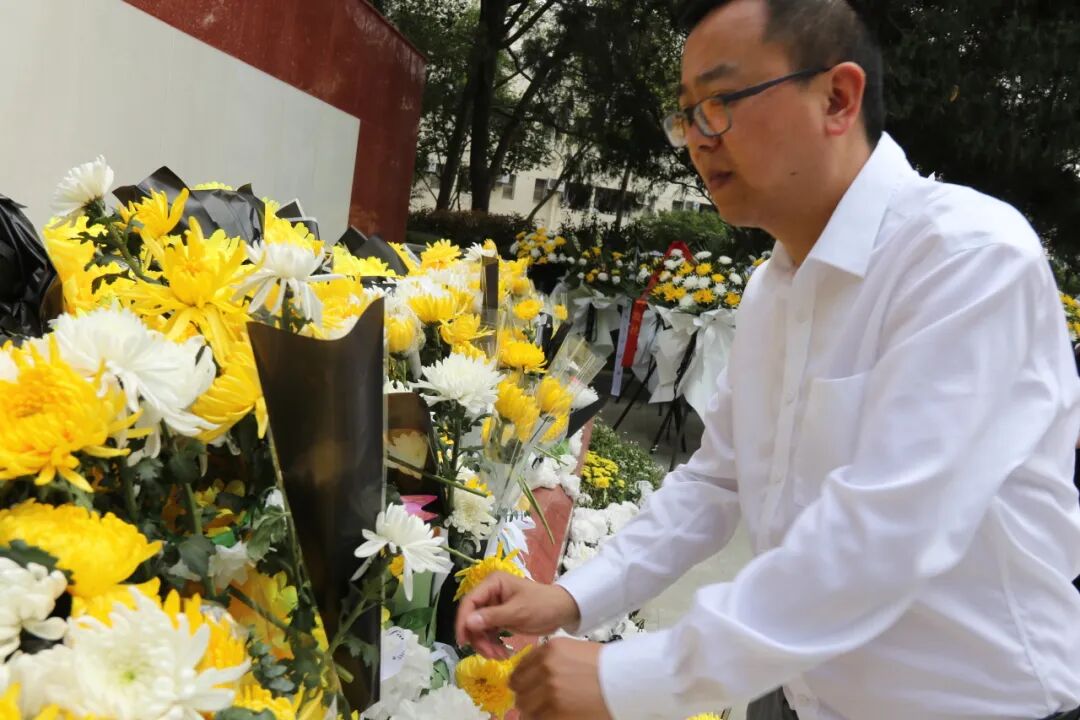 致敬，永远的英雄丨高新区火炬一小清明祭扫活动