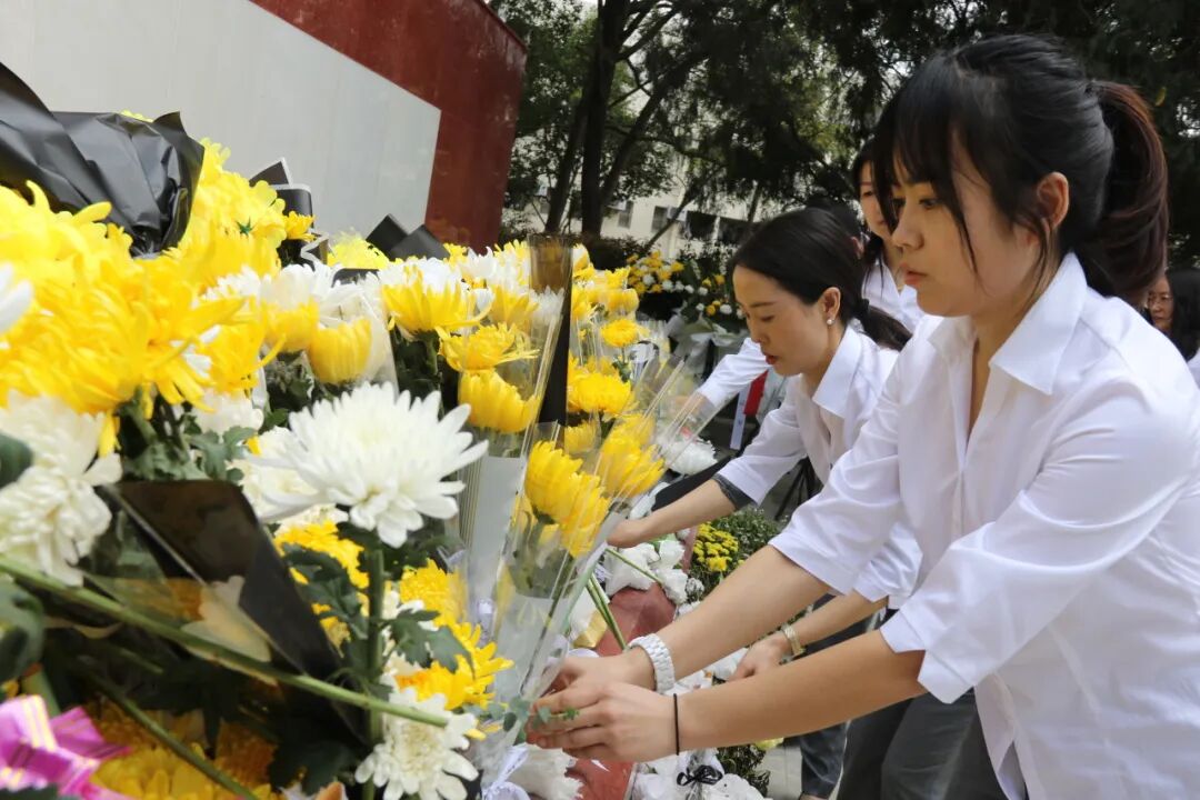 致敬，永远的英雄丨高新区火炬一小清明祭扫活动