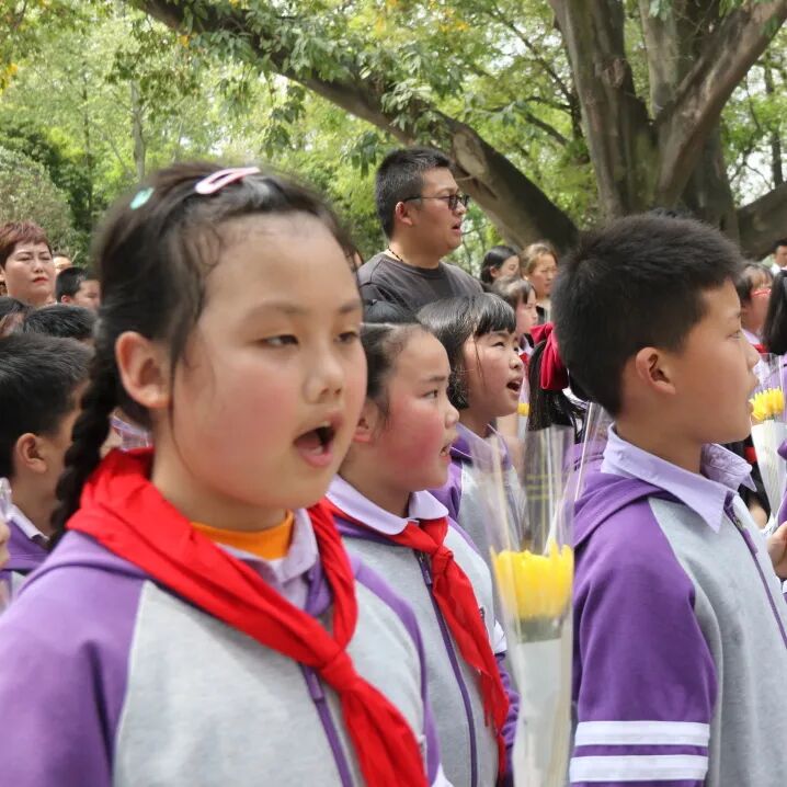 致敬，永远的英雄丨高新区火炬一小清明祭扫活动