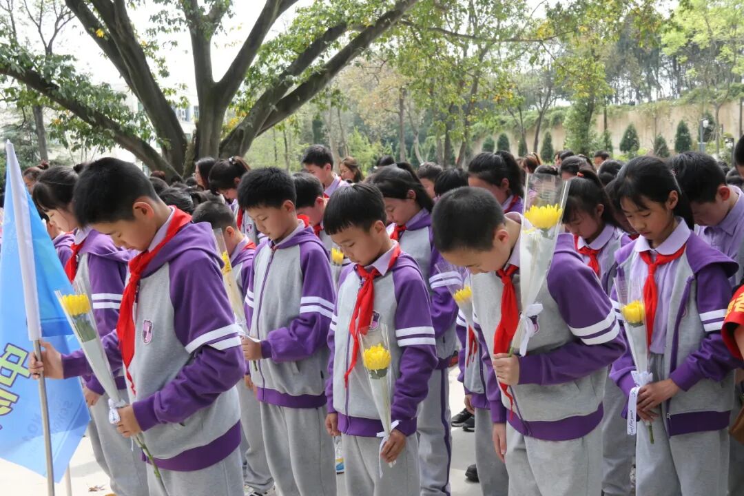 致敬，永远的英雄丨高新区火炬一小清明祭扫活动